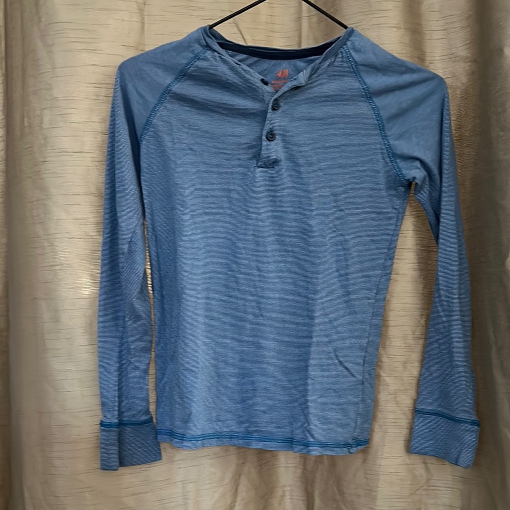 ❤️BUNDLE buy 3 get 15% OFF❤️
H&M Blue Long Sleeve Tee Casual Cotton Blend